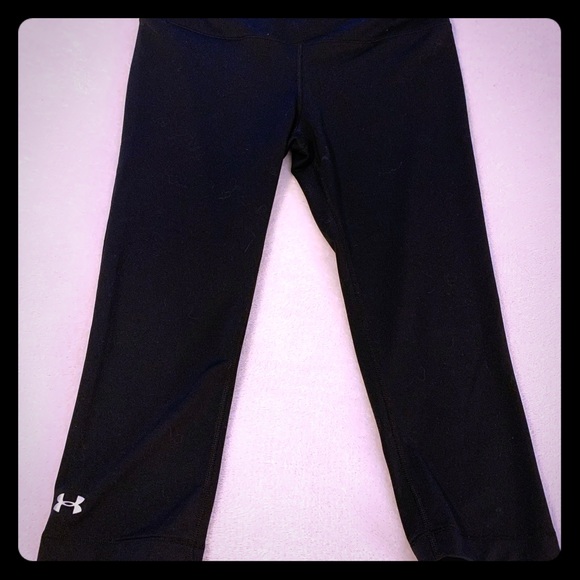 🔥 Under Armour cropped leggings - Picture 1 of 2